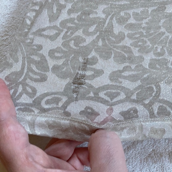 💟5/25 Express size medium sheer gold tank top - Picture 4 of 4